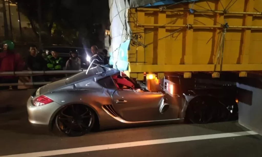 Kronologi Kecelakaan Maut di Tol Dalam Kota Porsche Tabrak Truk, Sopir Tewas